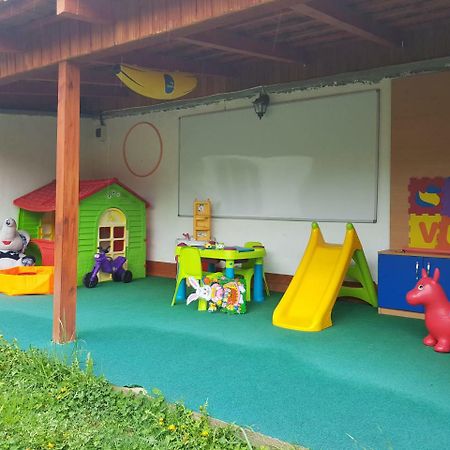 Yoyo Zurli Park Hotel Resita Eksteriør billede