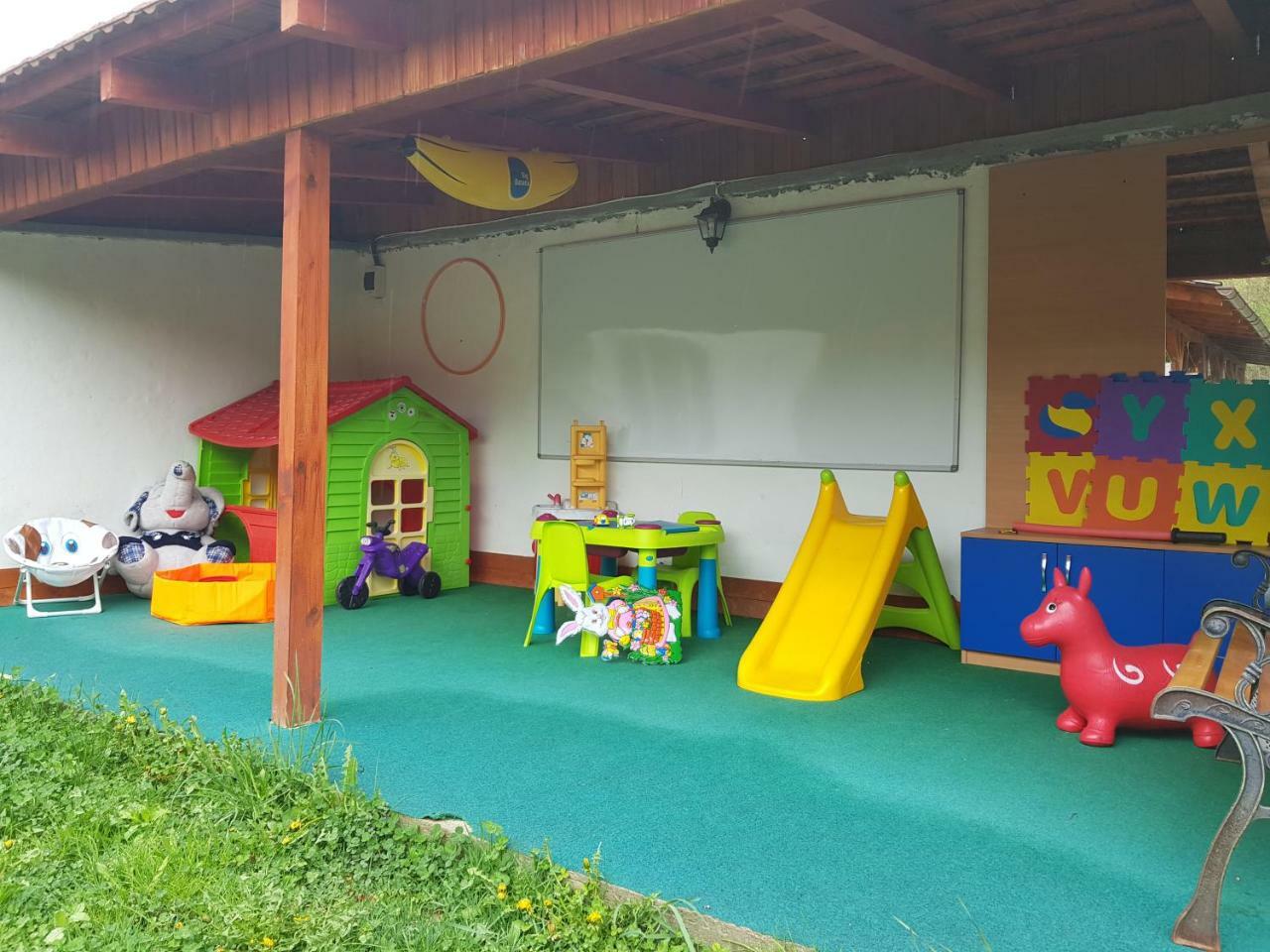 Yoyo Zurli Park Hotel Resita Eksteriør billede